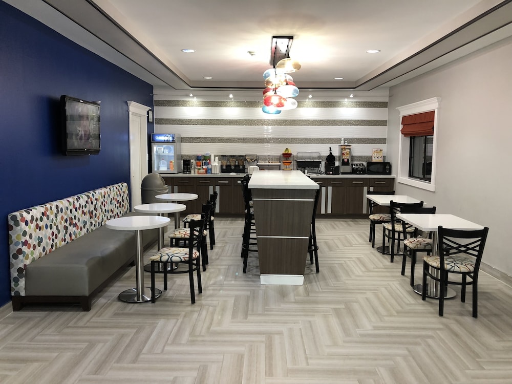 Executive Inn And Suites Joaquin 28/33