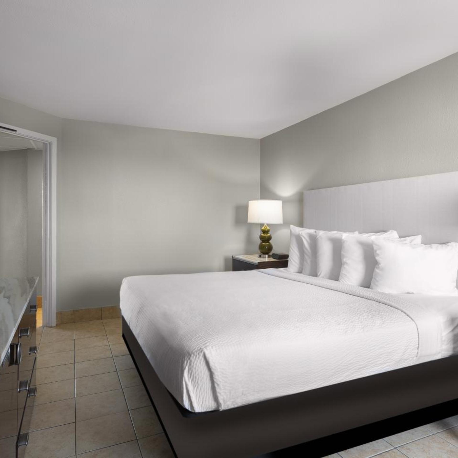 Suite, King Bed, Ocean View