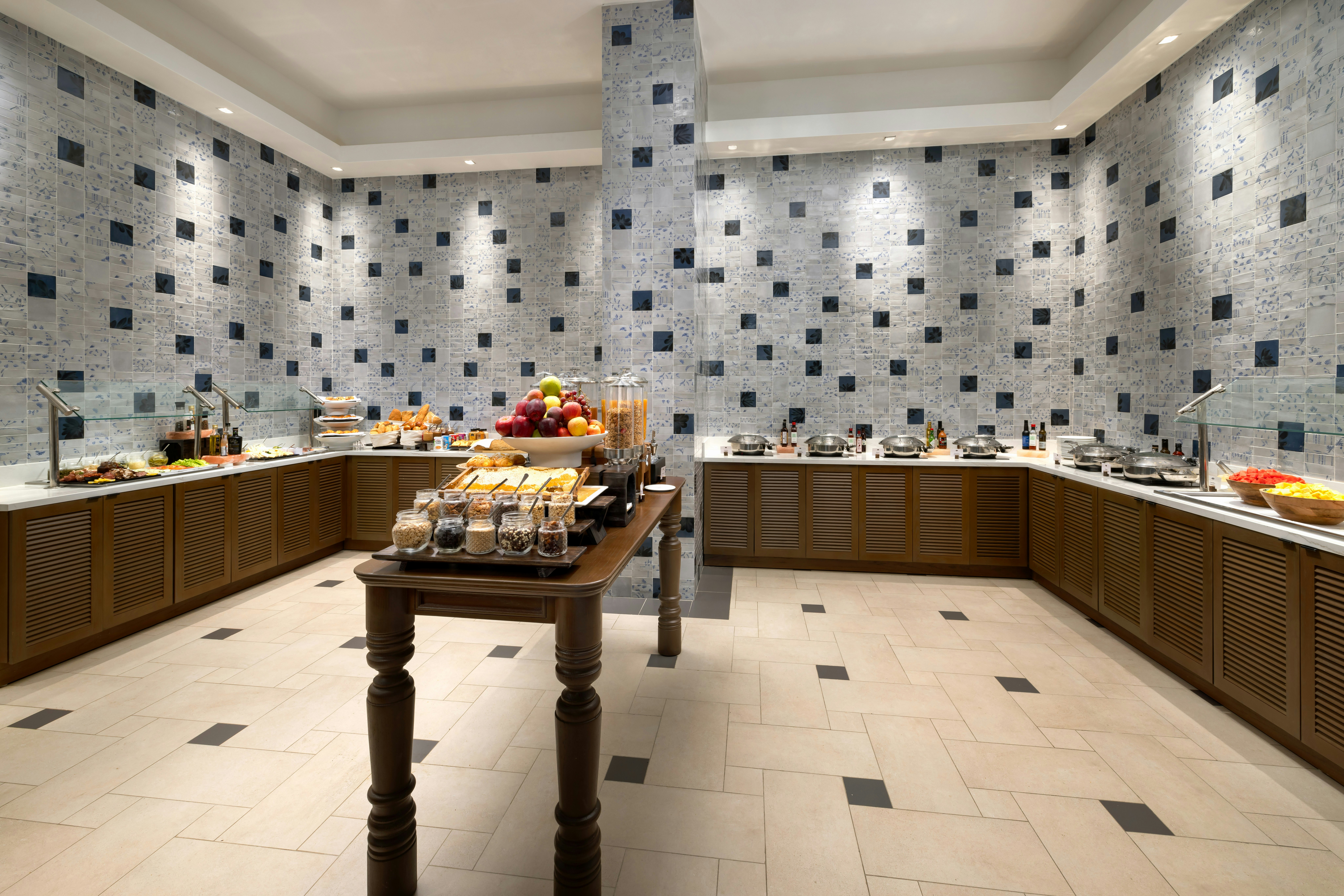 Hotel Santiago, Curio Collection by Hilton 25/59