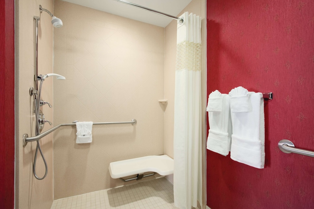 Hampton Inn & Suites Millington 27/59