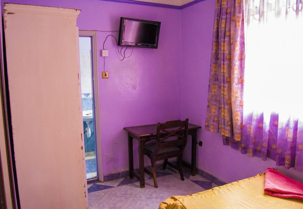 Mooreland Hotel Nairobi 29/37