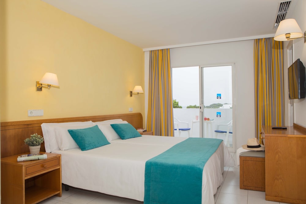 GAVIMAR ARIEL CHICO HOTEL AND APARTMENTS 4/33