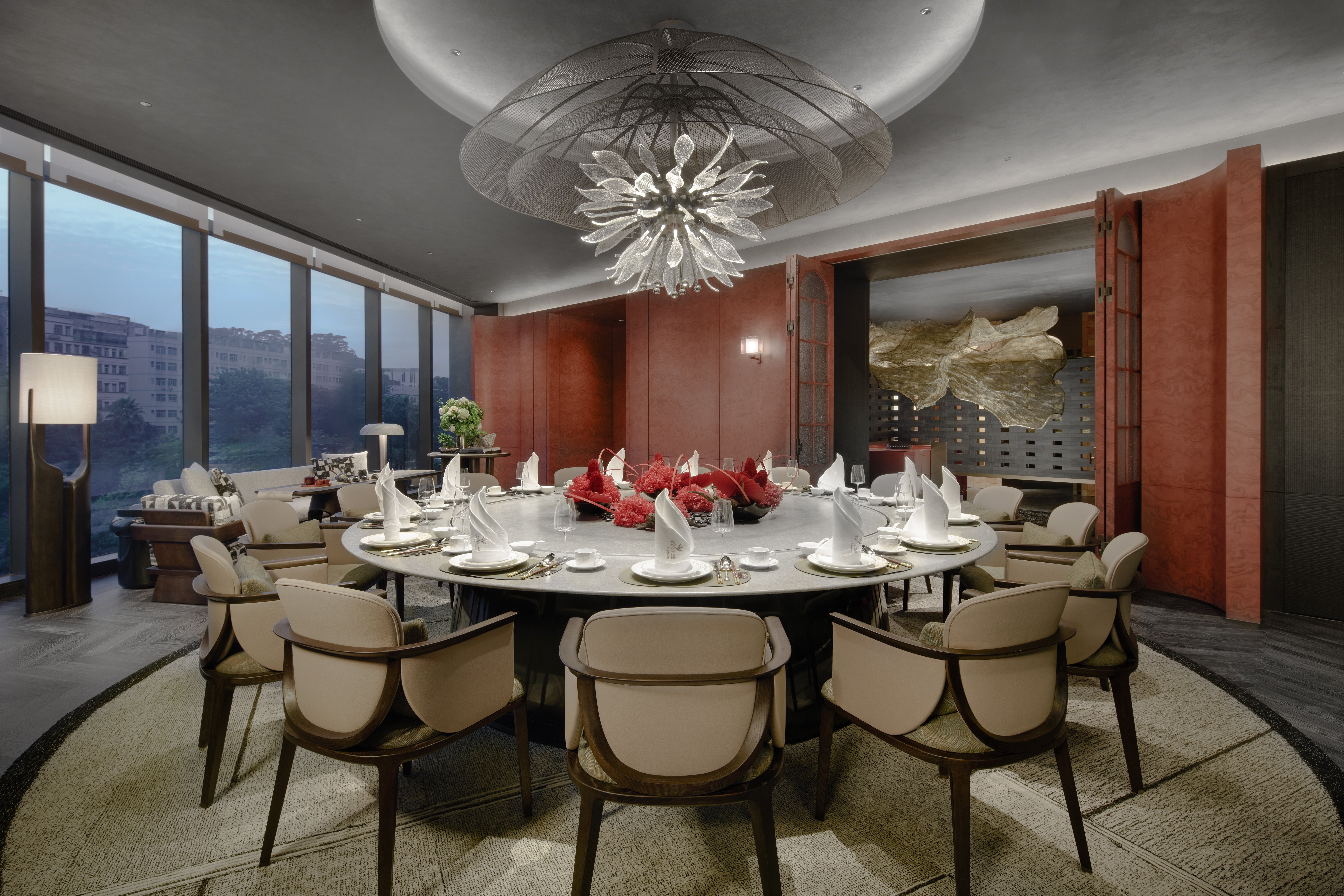 HUALUXE Shenzhen Bao'an by IHG 32/50