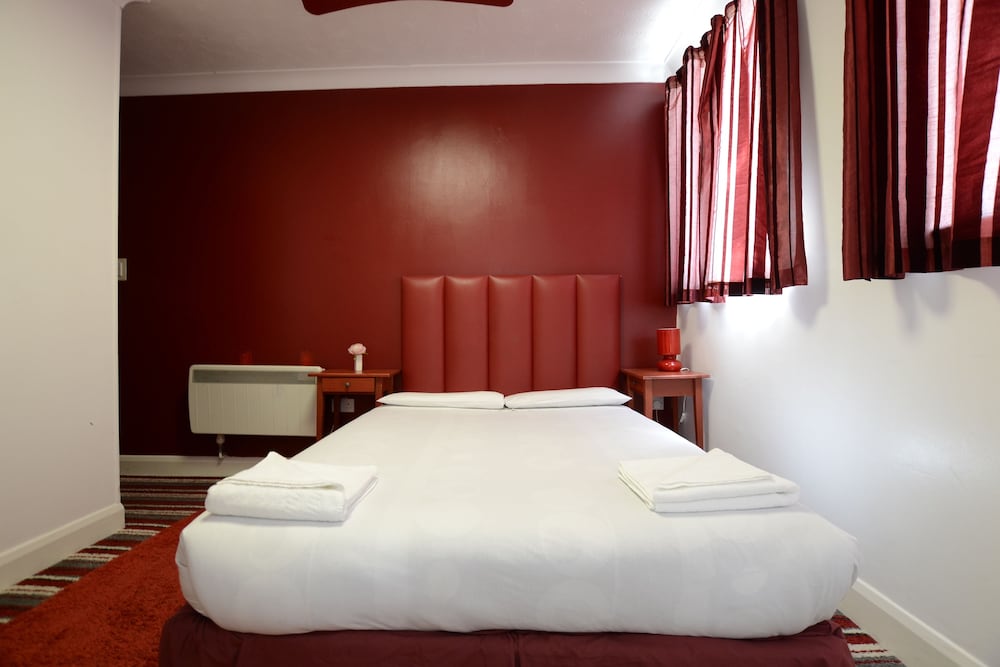 Park Hotel Ilford 8/67
