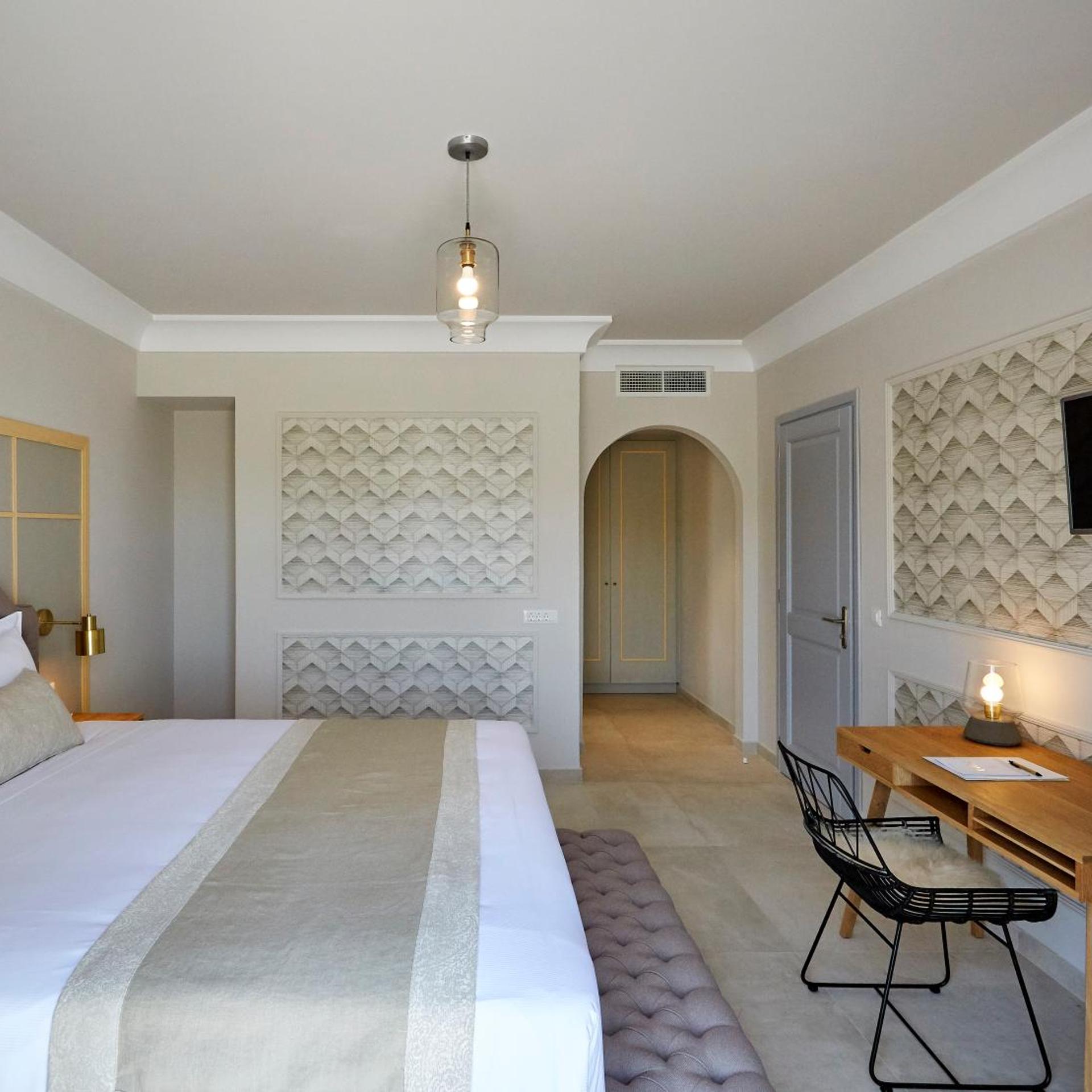 Elegant, Suite, Private Pool, Jetted Tub
