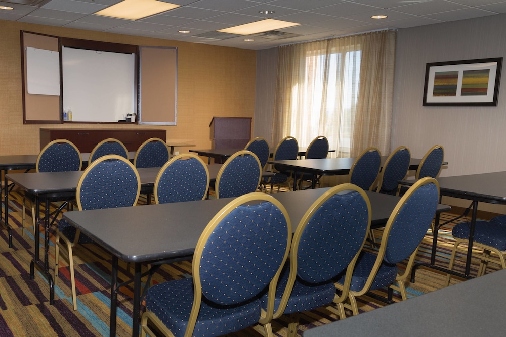 Fairfield Inn Suites By Marriott Morgantown 27/32