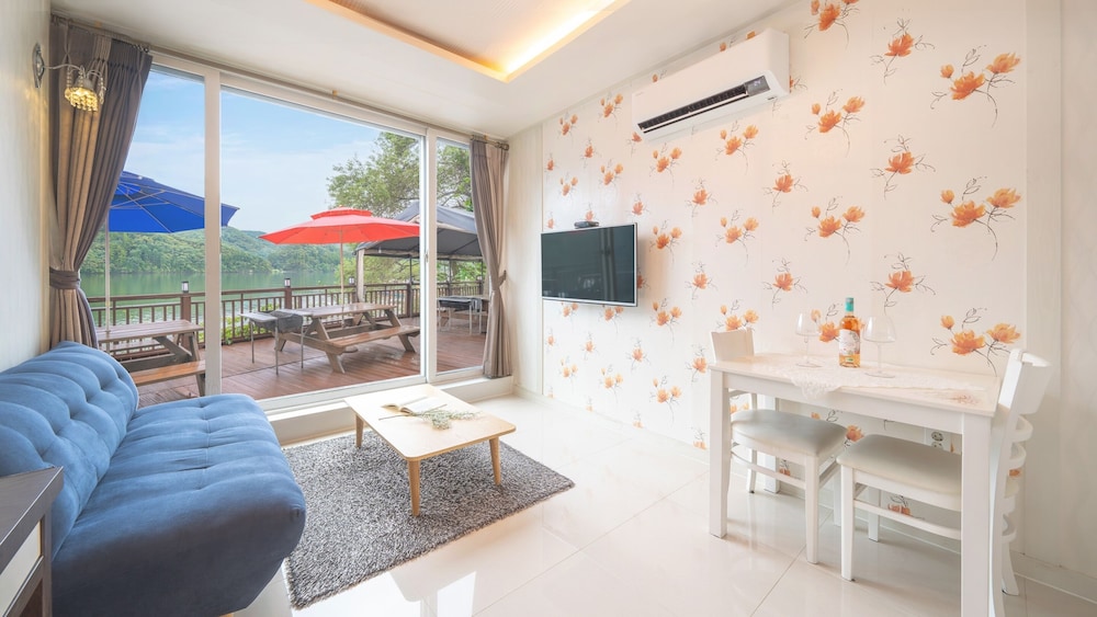 Gapyeong Rialto Pension 31/50
