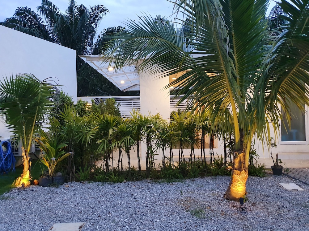 MEET Boutique Resort 33/43