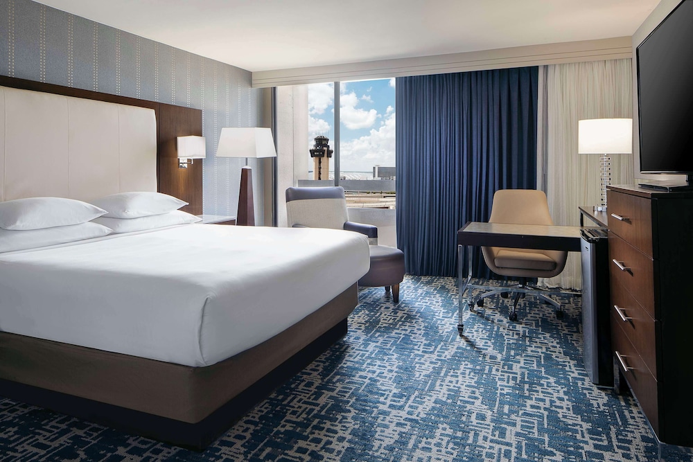ROOM, KING BED, ACCESSIBLE