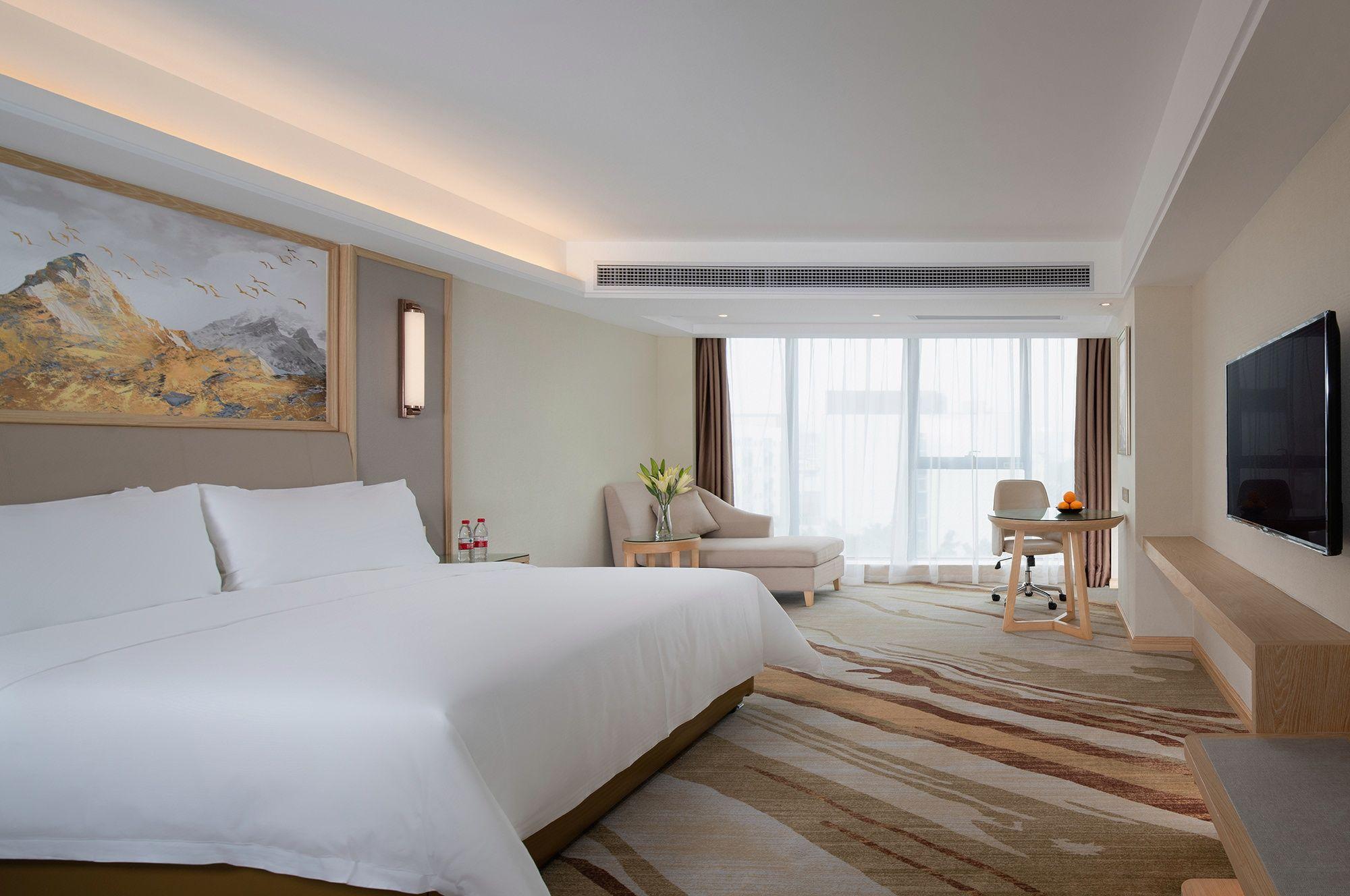 Vienna International Hotel (South Gate of Shenzhen International Convention and Exhibition Center) 16/39