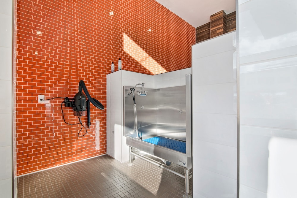 Global Luxury Suites in Menlo Park 47/50