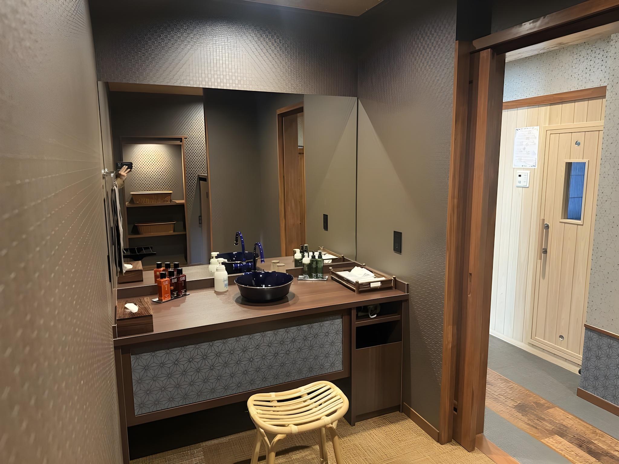 Japanese, Standard, Sauna