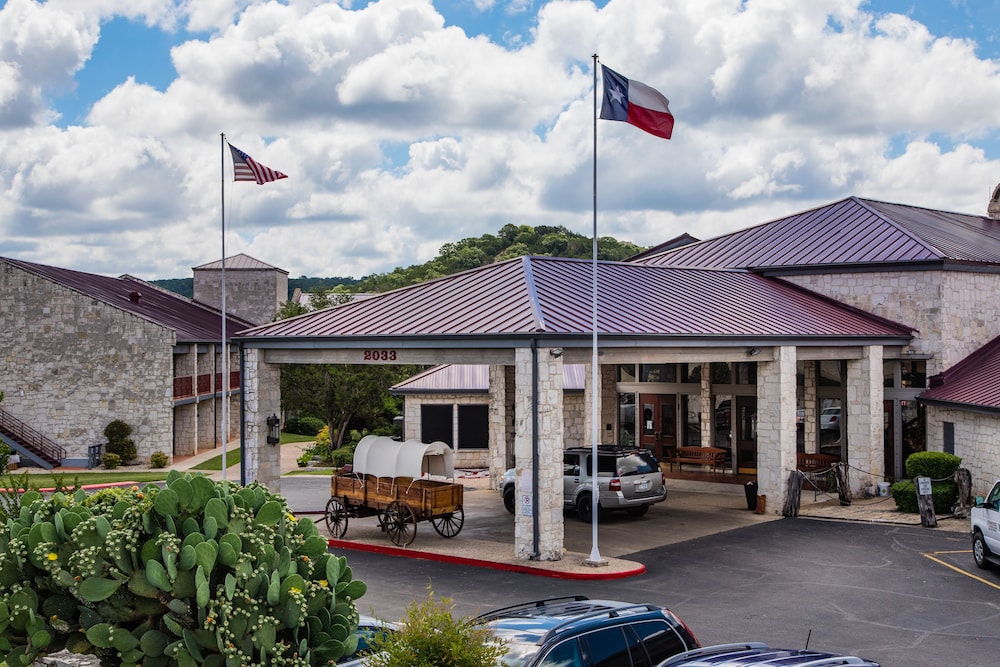 Y O Ranch Resort Hotel 50/55