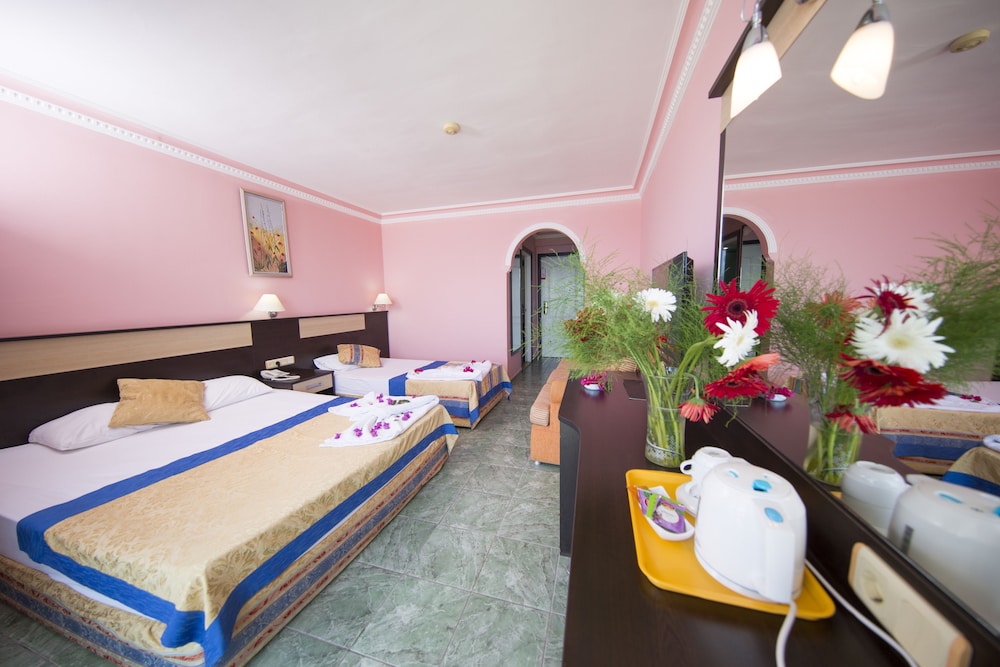 First Class Hotel 15/34