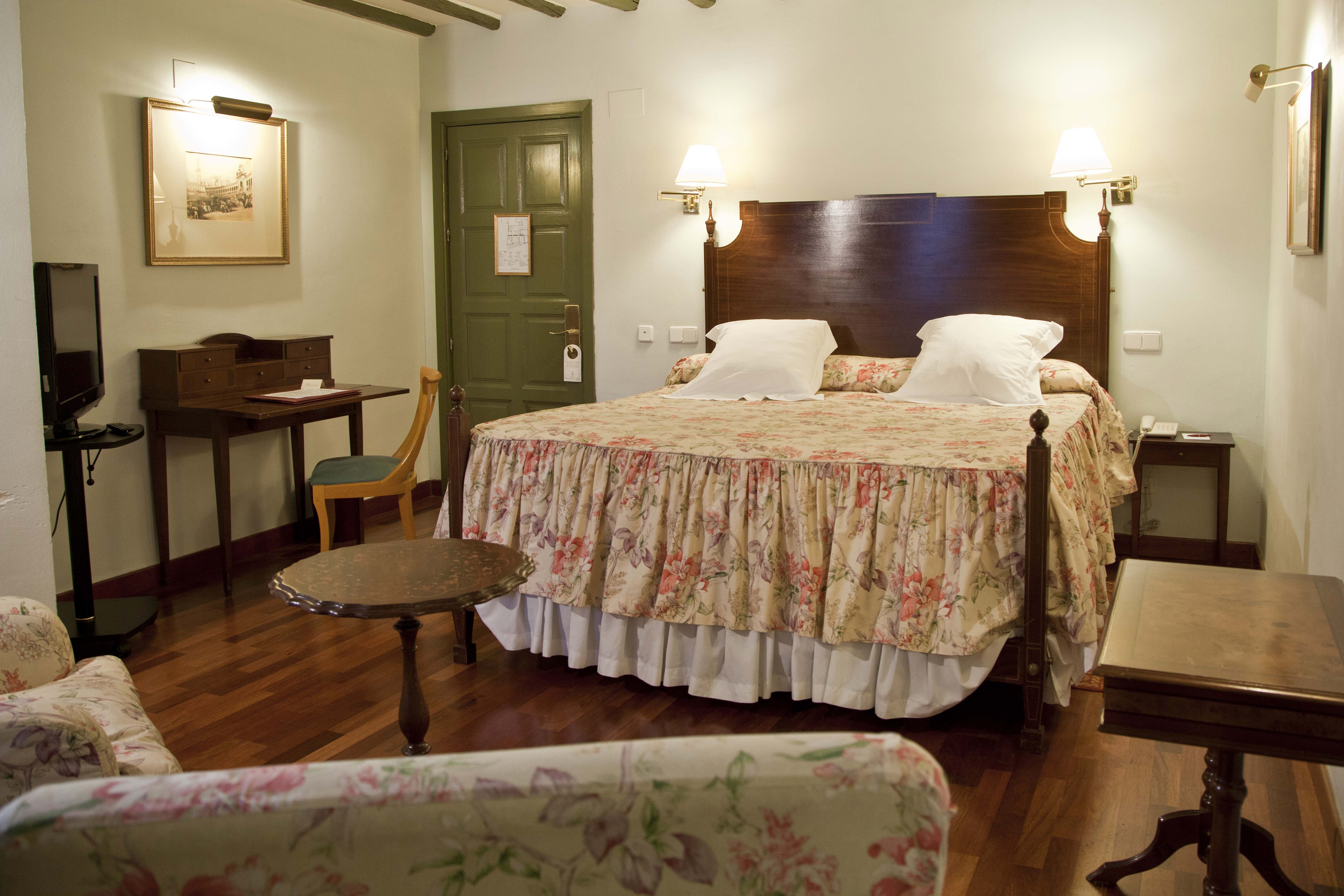 غرفة بسرير مزدوج أو سريرين منفصلين بجاكوزي، Las Casas De La Juderia Sevilla 3/3