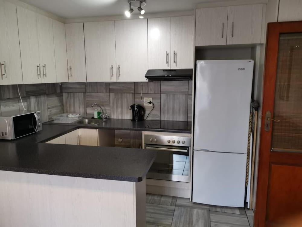 Serengeti Self Catering Units 4/34