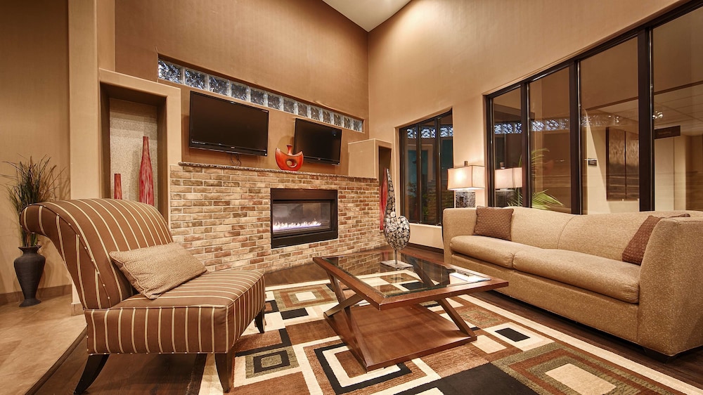 Best Western Plus Lackland Hotel & Suites 20/34