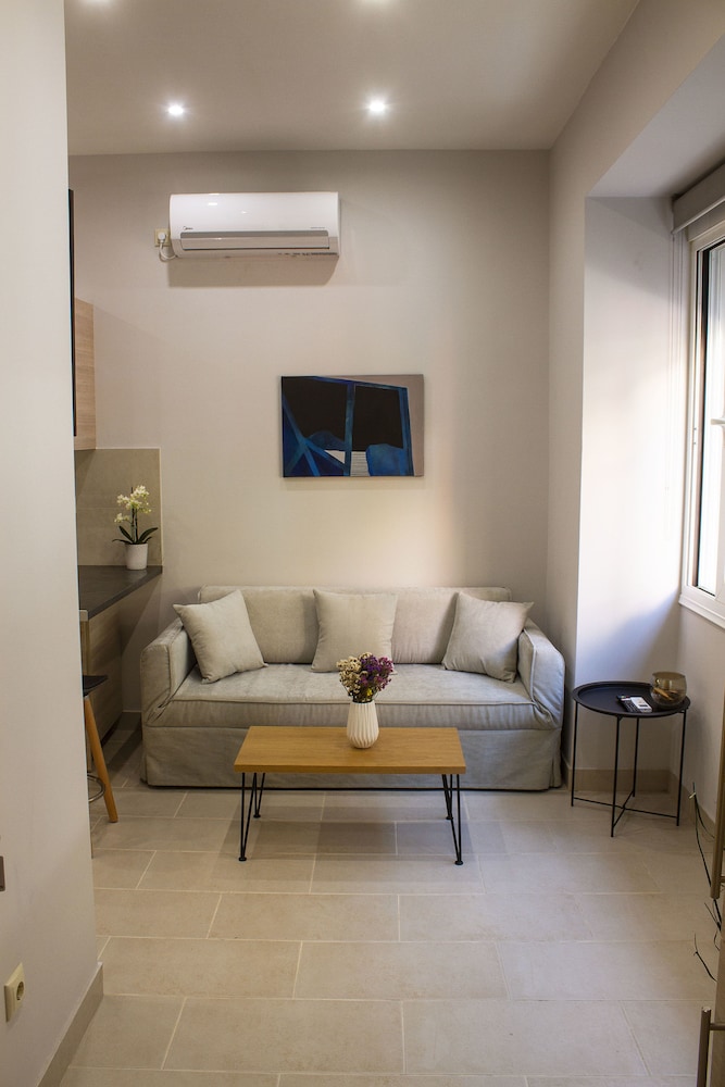 12 Keys Athens Apartments 28/50