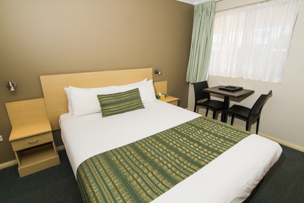 Green Gables Motel 5/29
