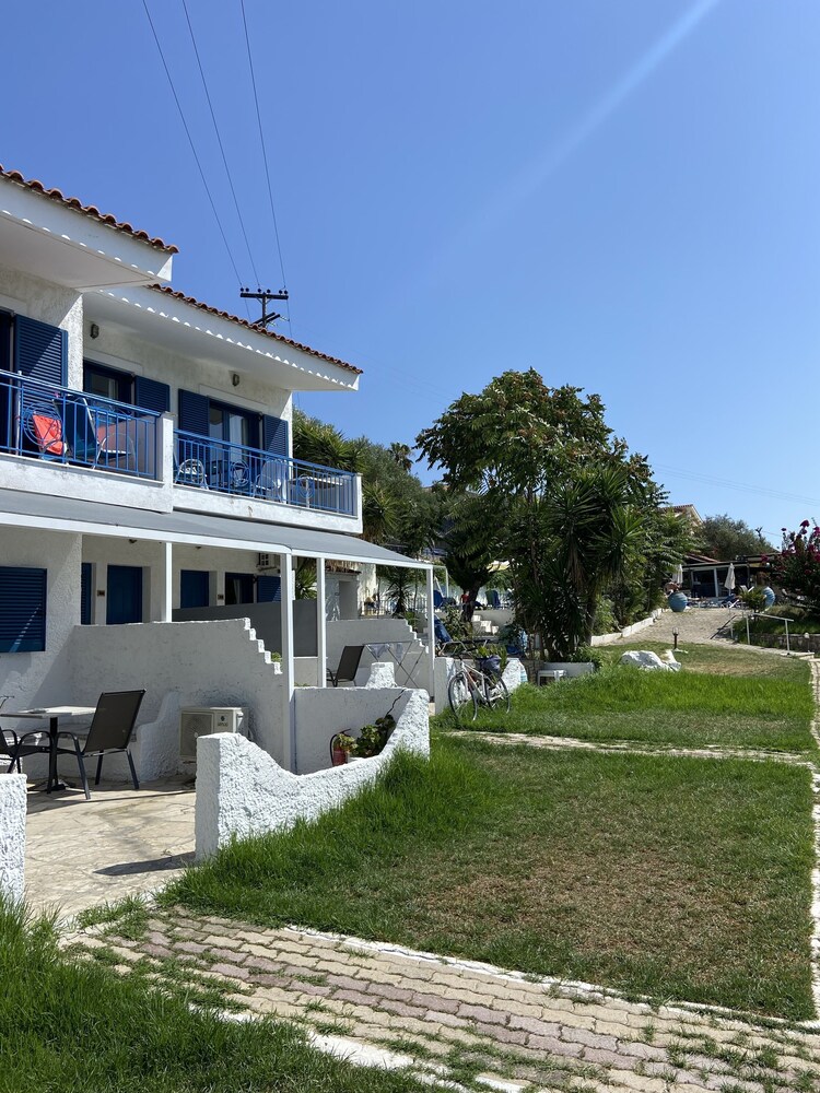 Metaxatos Apartments 3/70