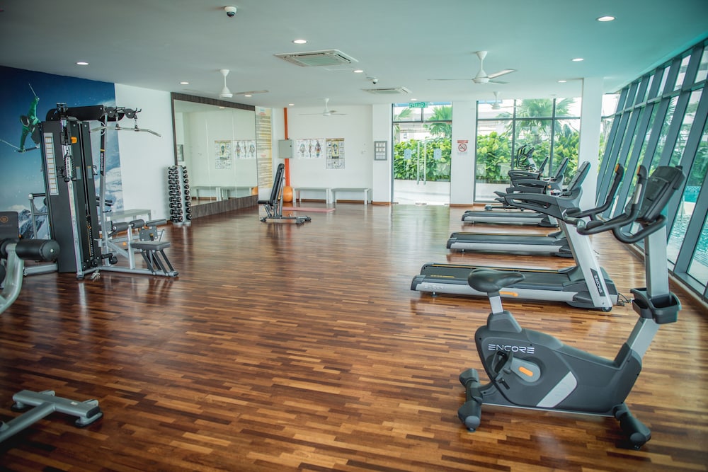 One Amerin Mall & Suites 16/50