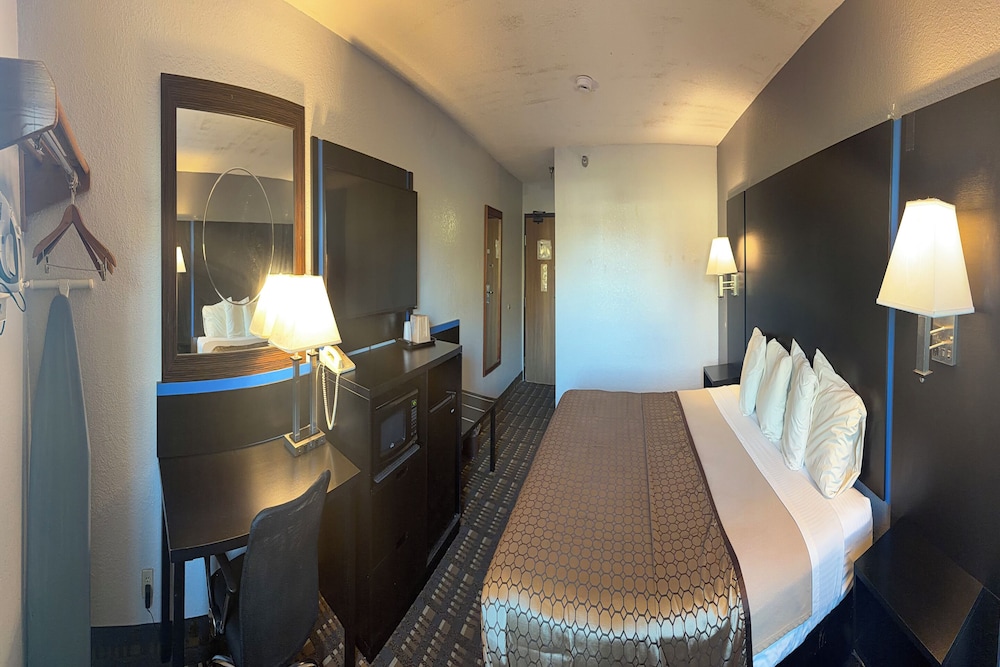 Coratel Inn & Suites Stillwater 19/47