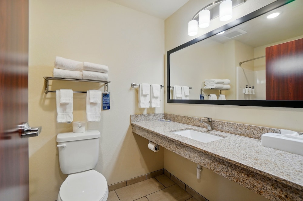 Cobblestone Hotel & Suites - Russells Point at Indian Lake 44/50