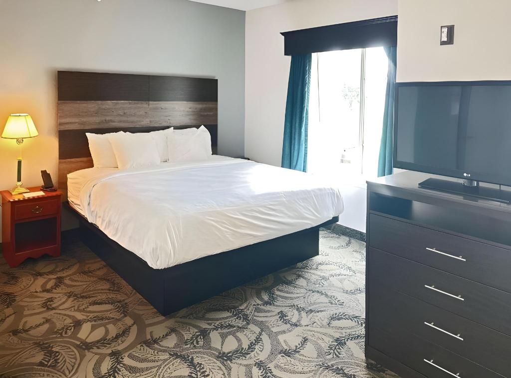 Upgrade, Efficiency, Suite, King Bed, Accessible