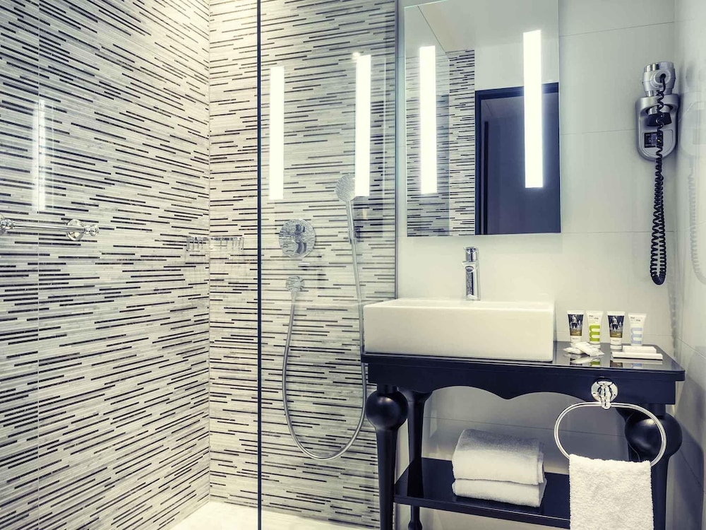 Mercure Paris Arc de Triomphe Wagram 46/46