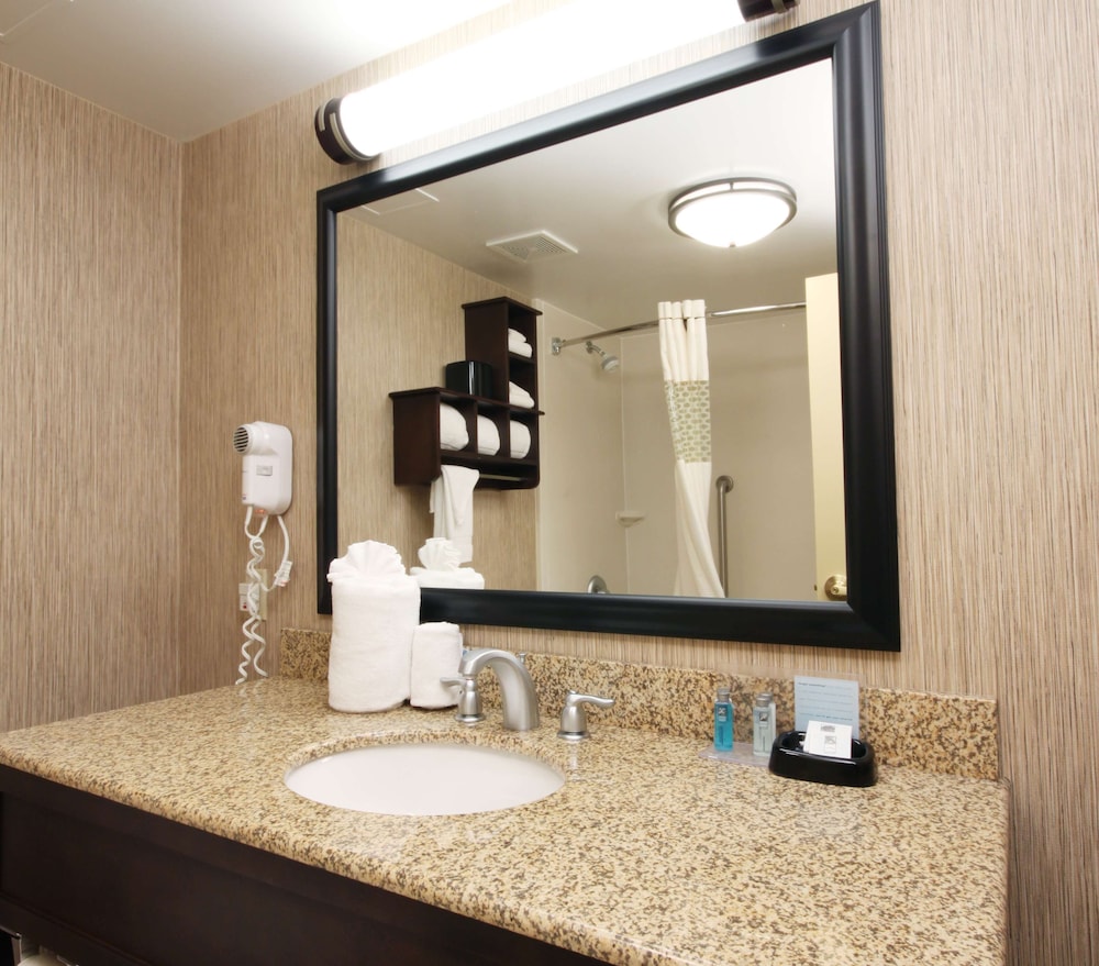 Hampton Inn Champaign/Urbana 28/63