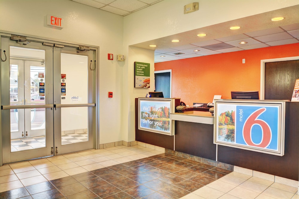 Motel6 Seekonk, MA - Providence East 10/39