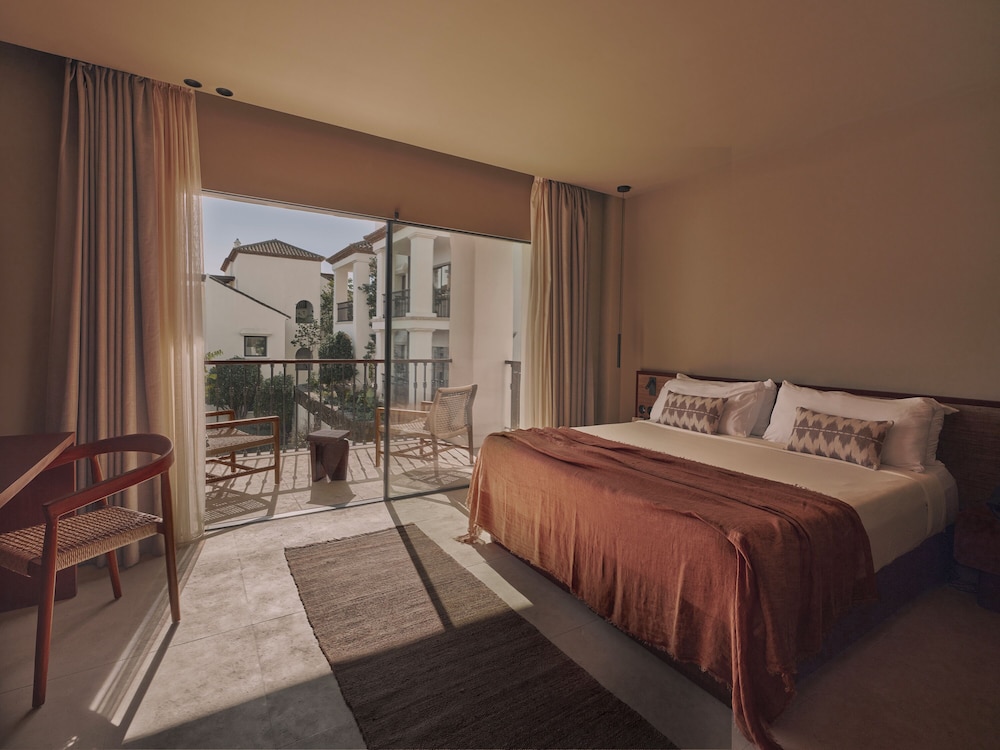 CLASSIC, DOUBLE BED, GARDEN VIEW