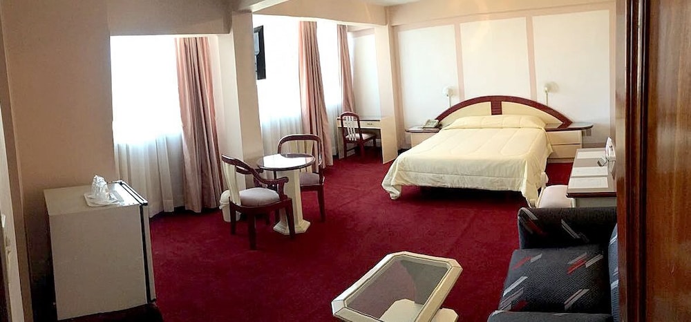 Americana Hotel 26/37