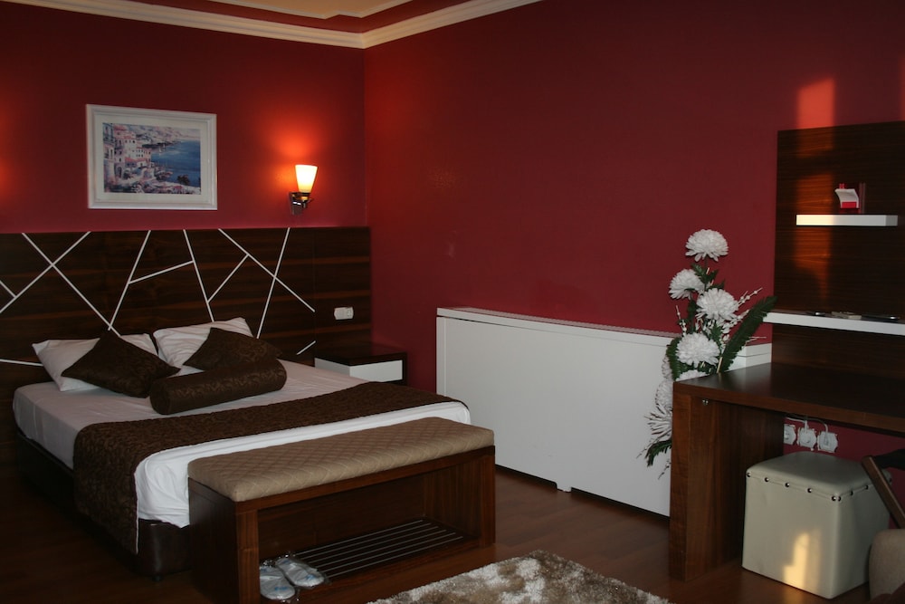 NYSA HOTEL 9/50