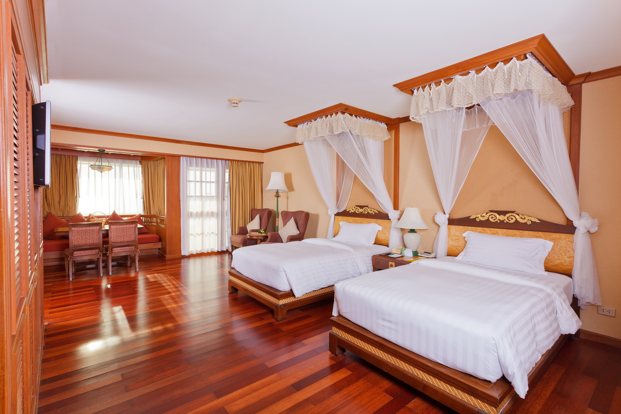 Grand Jacuzzi Suite
