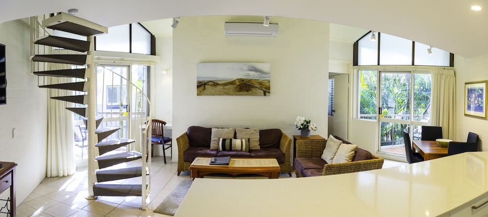 Ocean Breeze Resort 52/77