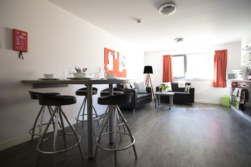 Beaverbank Place - Campus Residence 33/41