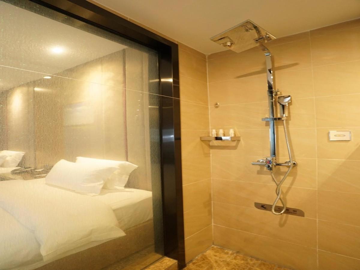 Lavande Hotel (Qingyuan Feilai Lake) 38/39