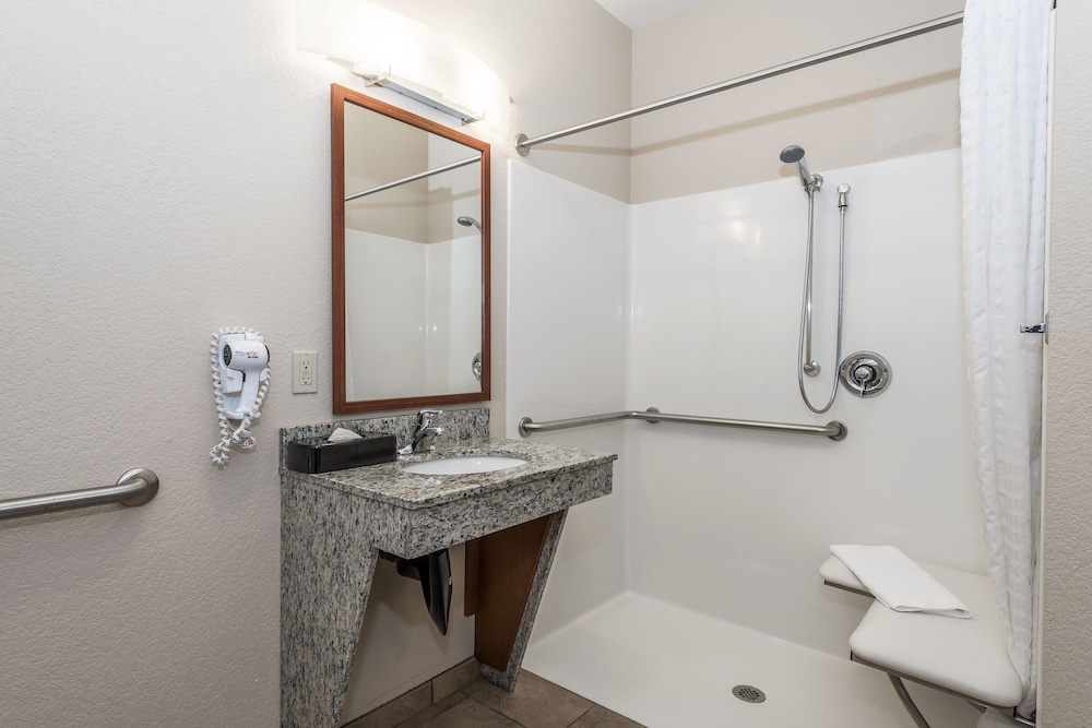 Candlewood Suites Burlington 15/33