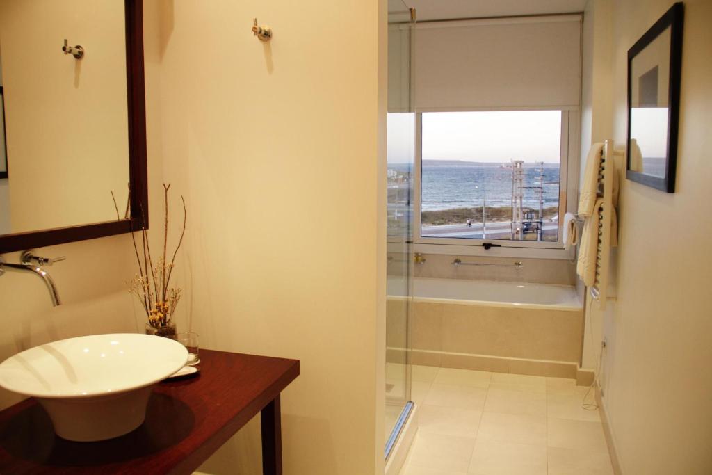 Superior, Triple, Lateral Side Sea View