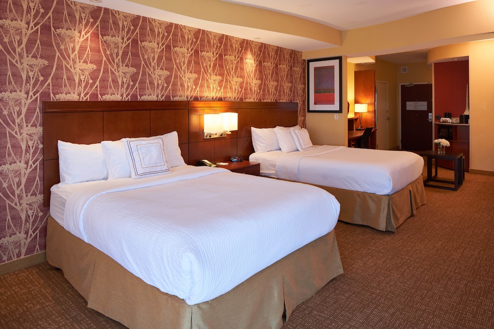 Courtyard by Marriott Evansville East 16/57