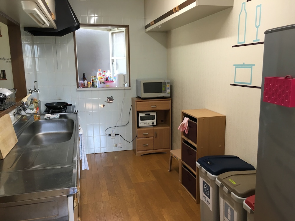 Gerobal Hostel 12/16