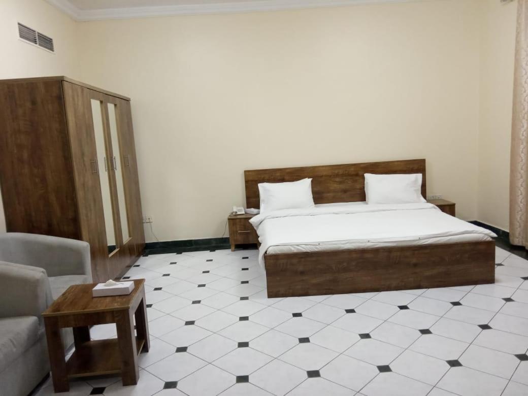 Corniche Palace Hotel 13/45