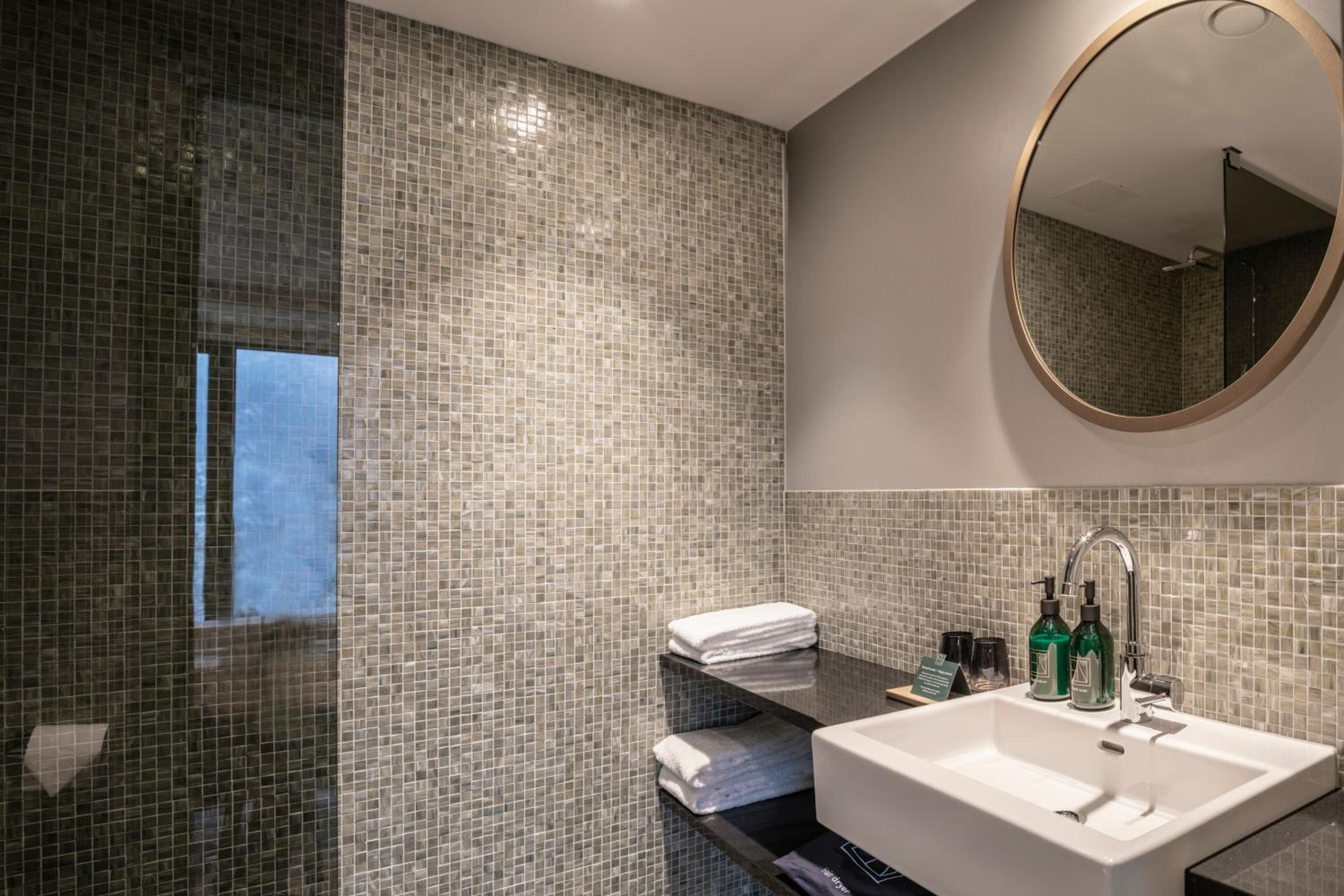 غرفة سوبيريور بسرير كينج، Hotel Norge By Scandic 7/7