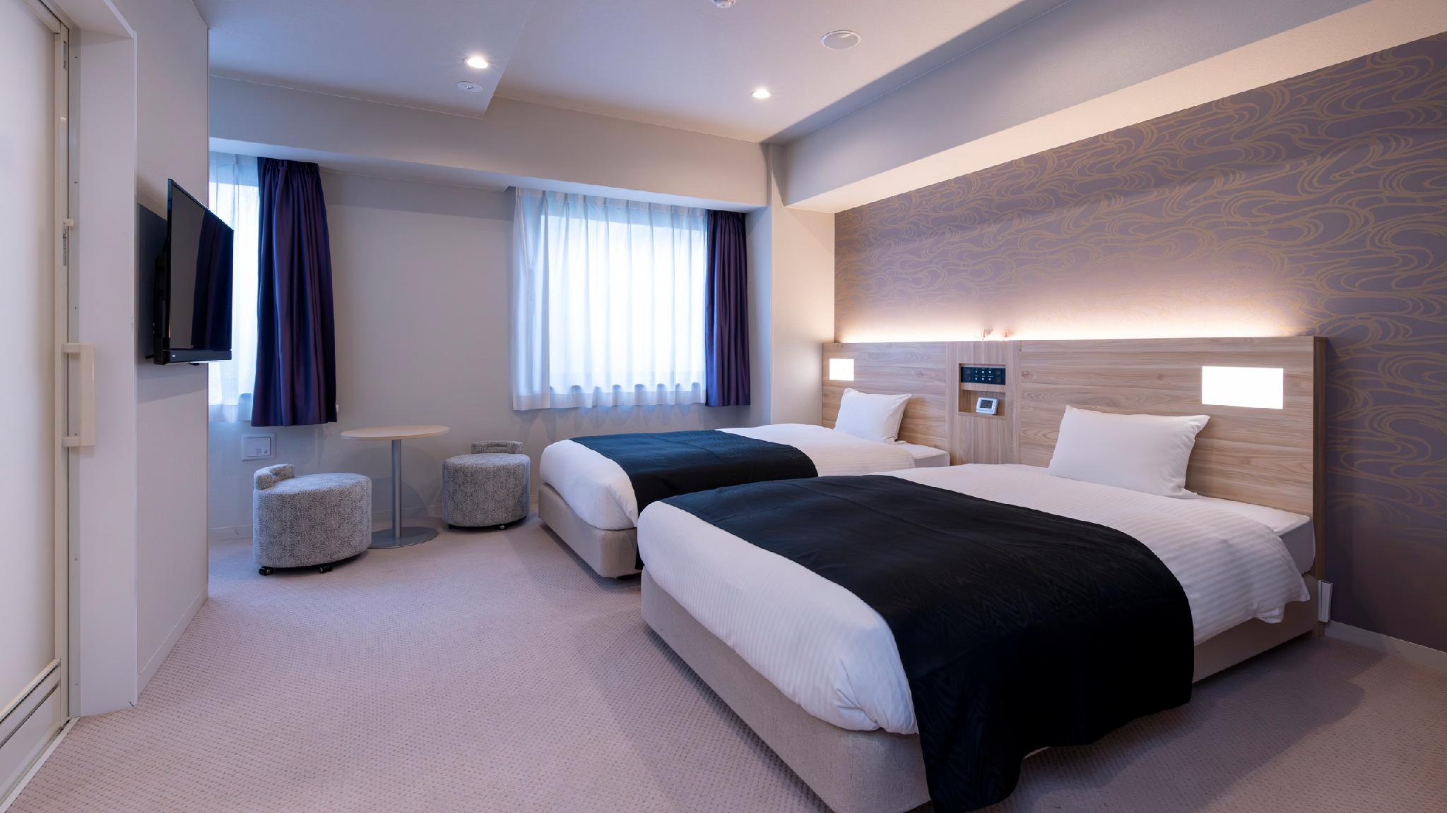 Universal, Standard, Twin Beds