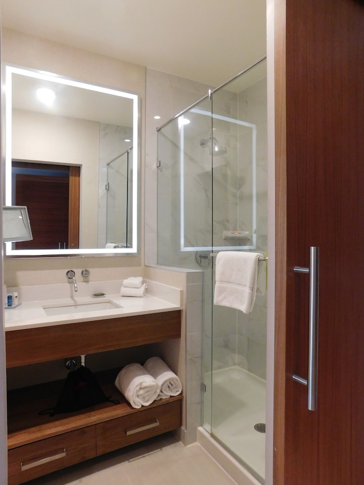 Radisson Hotel & Conference Centre Calgary Airport 14/78