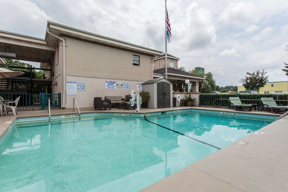 Quality Inn Goose Creek Charleston 4/35