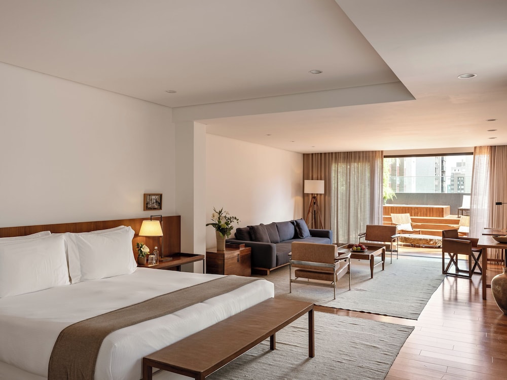 Penthouse, Suite