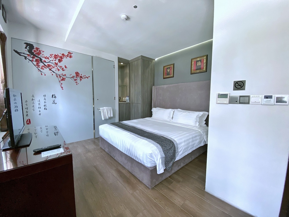 Bliss Hotel Singapore 35/75