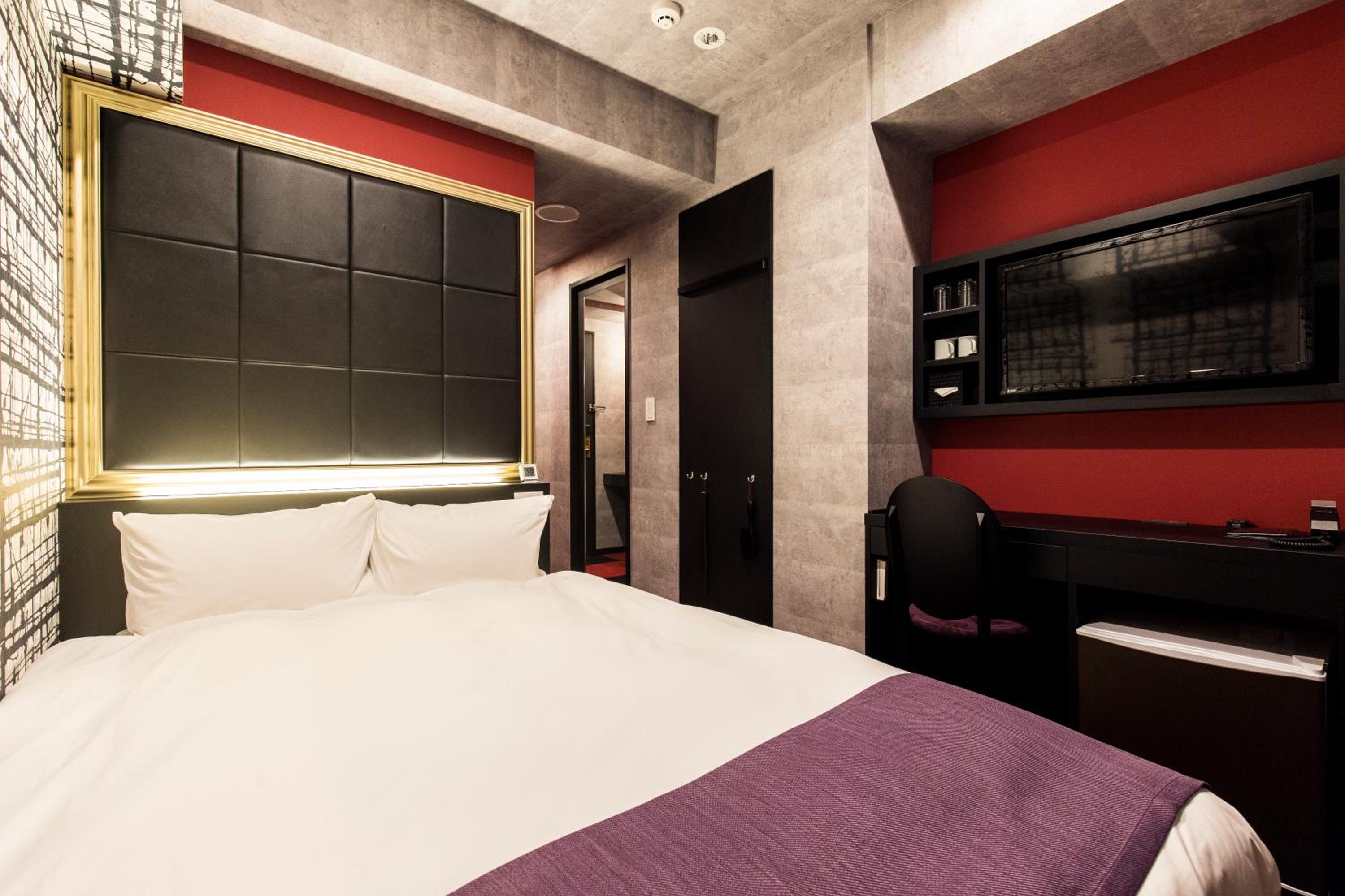 Standard, Double Bed, South Wing